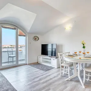  Apartment Penthouse Zola With Private Parking